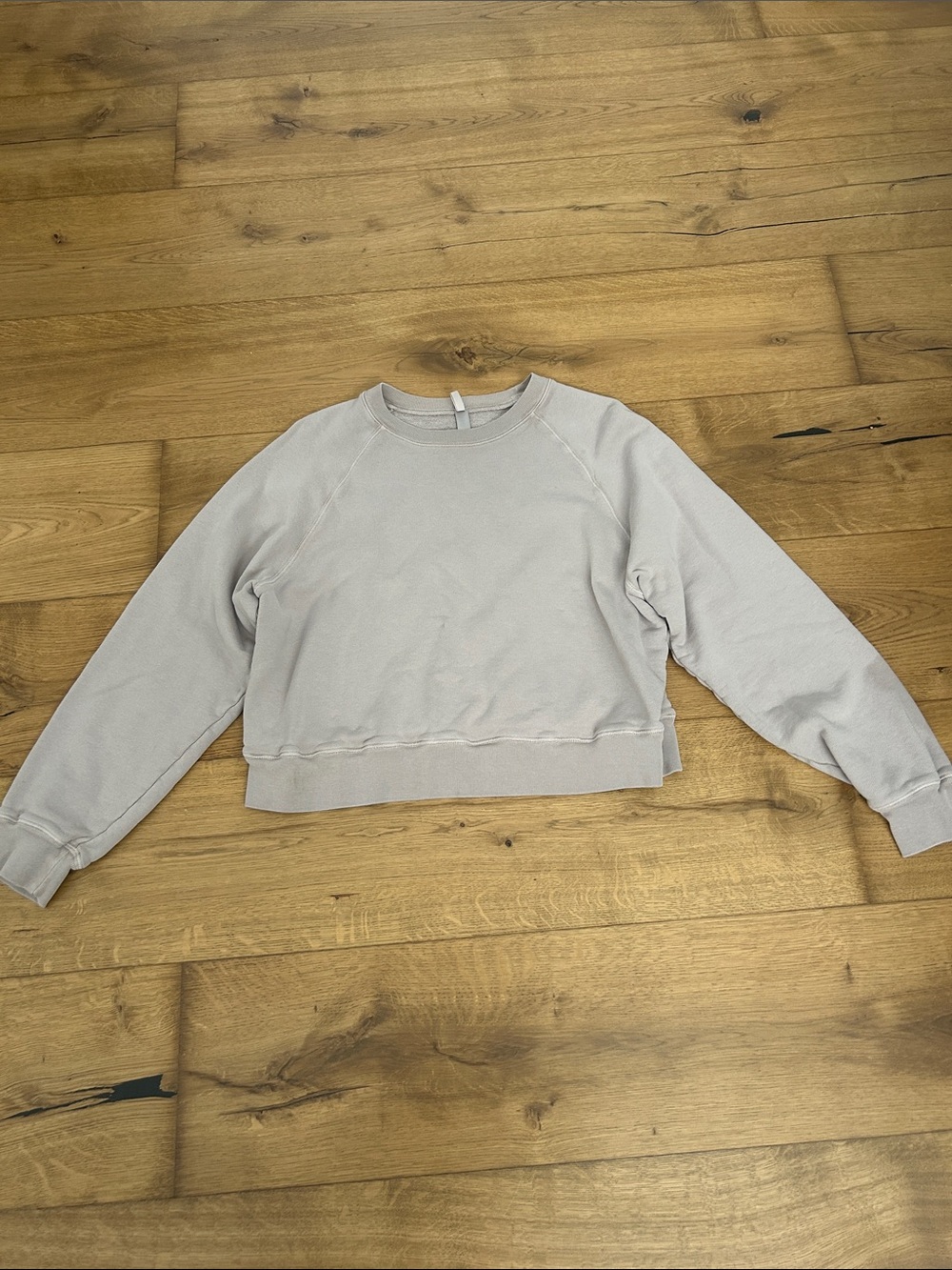 SKIMS Crewneck Cropped Sweatshirt in Light Gray